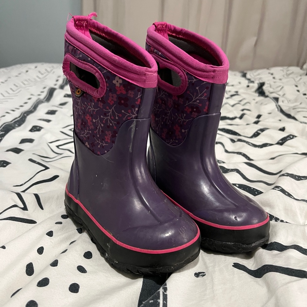 Size 8 purple/pink flower kids bogs boots